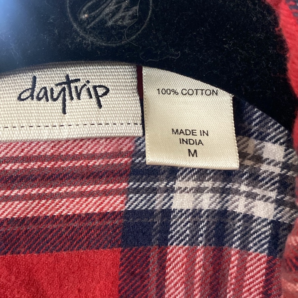 ❣️Daytrip button down❣️ - Picture 2 of 6